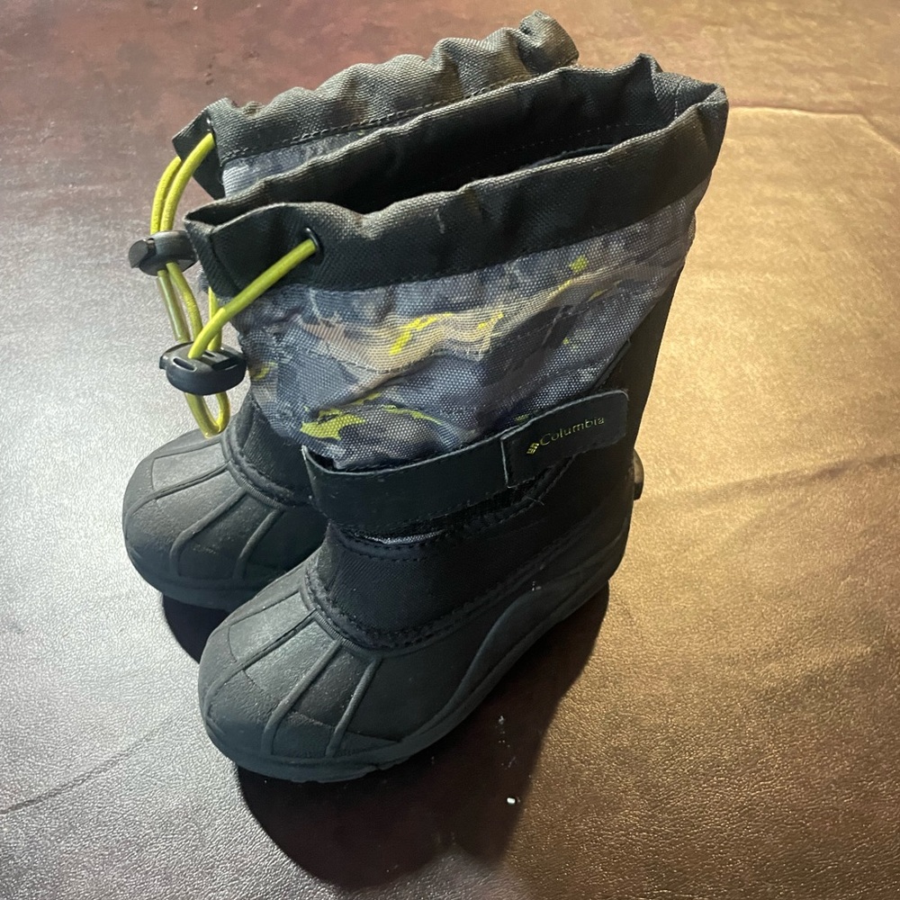 Columbia Boy Boots Size 11